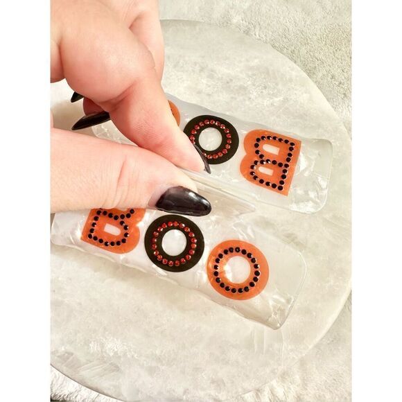 Halloween “BOO” white hair claw with black and orange colors and rhinestones  - Picture 4 of 4